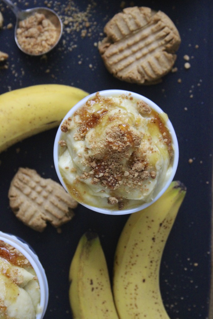 banana pudding with peanut butter cookie crumbles