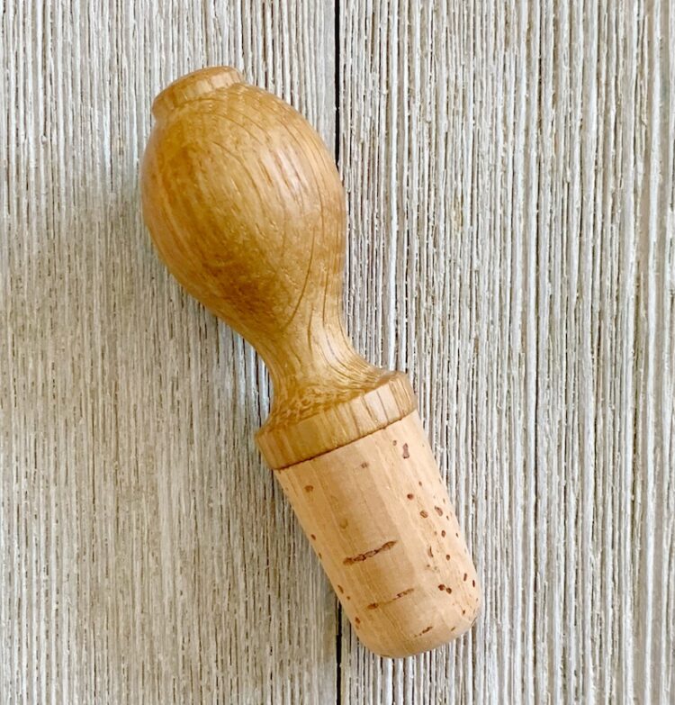 wine stopper made of oak and cork